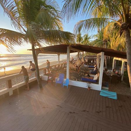 Solid Surf Camp Hostel Nicaragua Transito Bagian luar foto