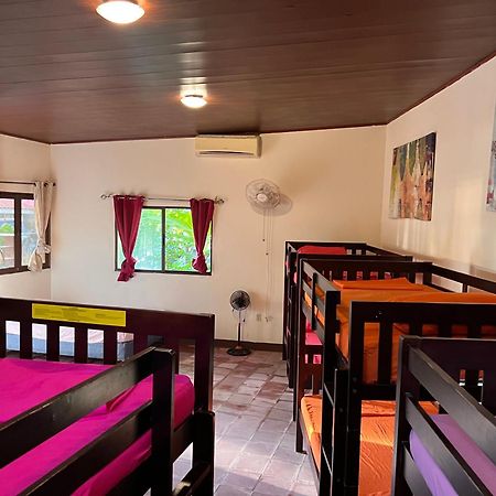 Solid Surf Camp Hostel Nicaragua Transito Bagian luar foto