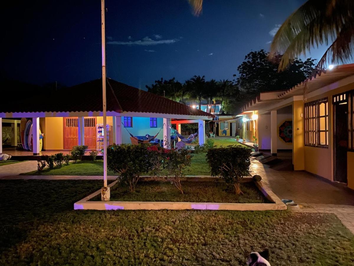 Solid Surf Camp Hostel Nicaragua Transito Bagian luar foto
