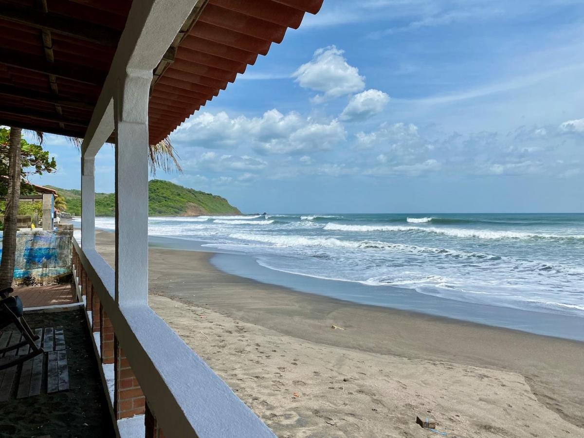 Solid Surf Camp Hostel Nicaragua Transito Bagian luar foto