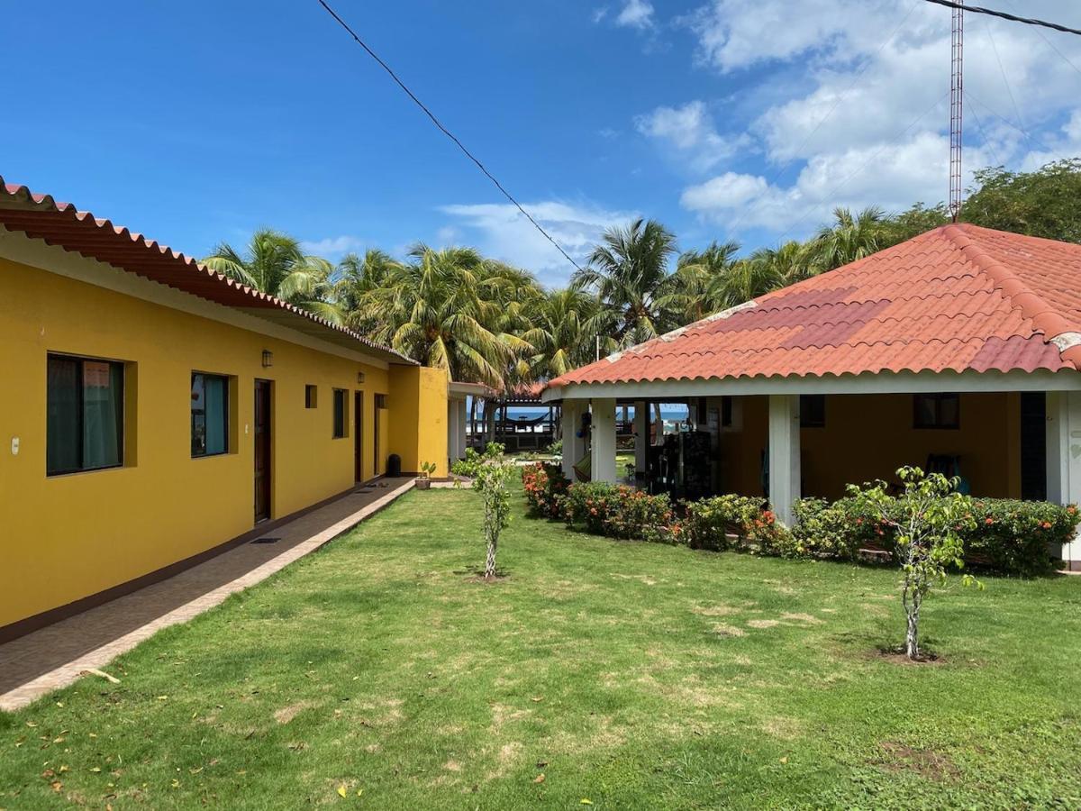 Solid Surf Camp Hostel Nicaragua Transito Bagian luar foto