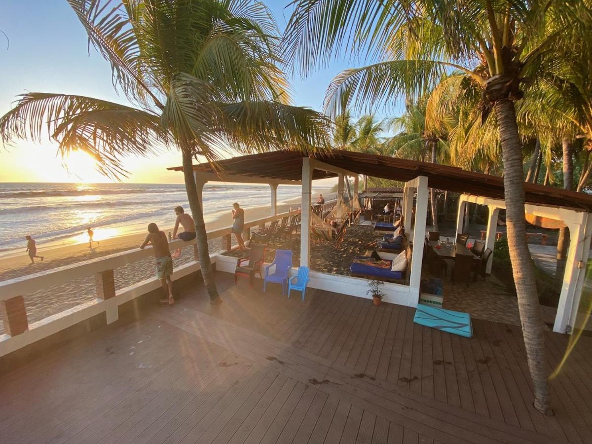 Solid Surf Camp Hostel Nicaragua Transito Bagian luar foto