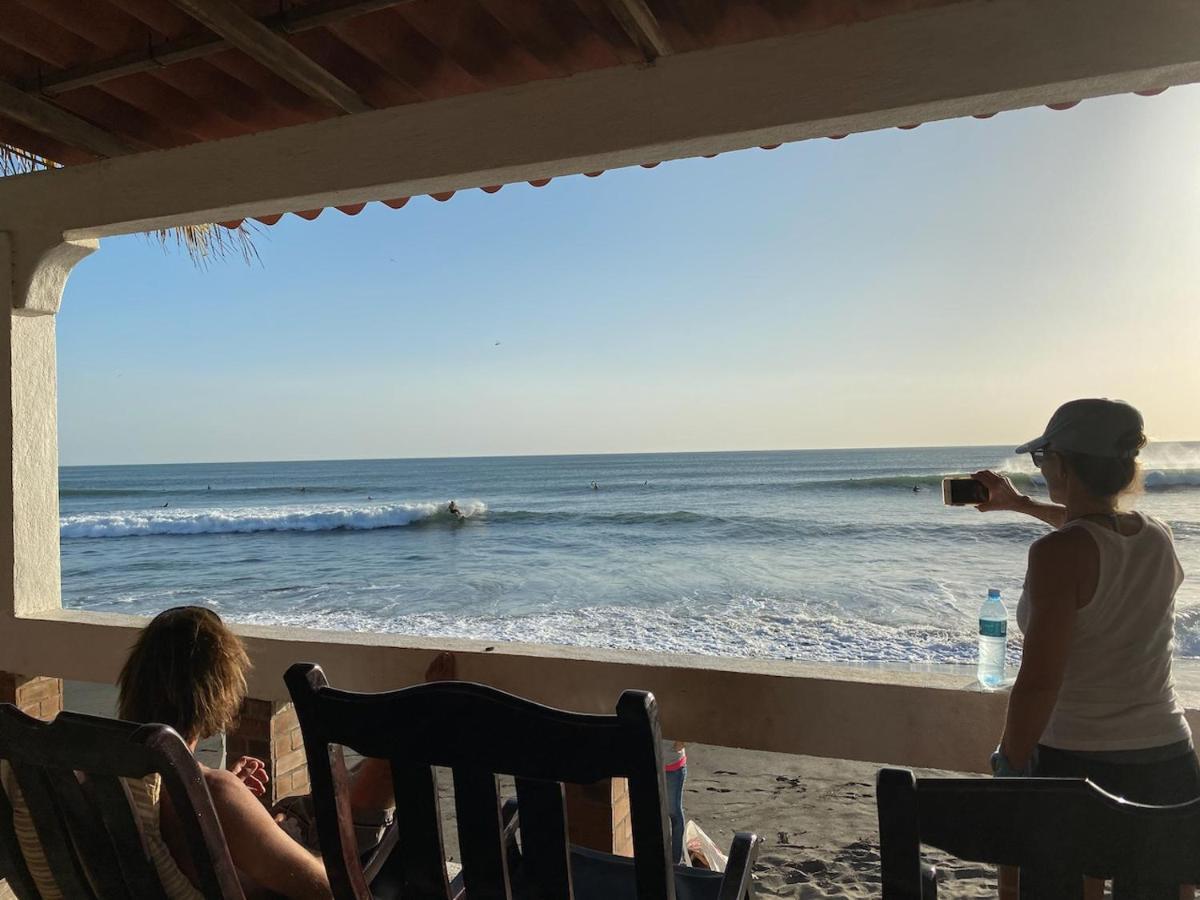 Solid Surf Camp Hostel Nicaragua Transito Bagian luar foto