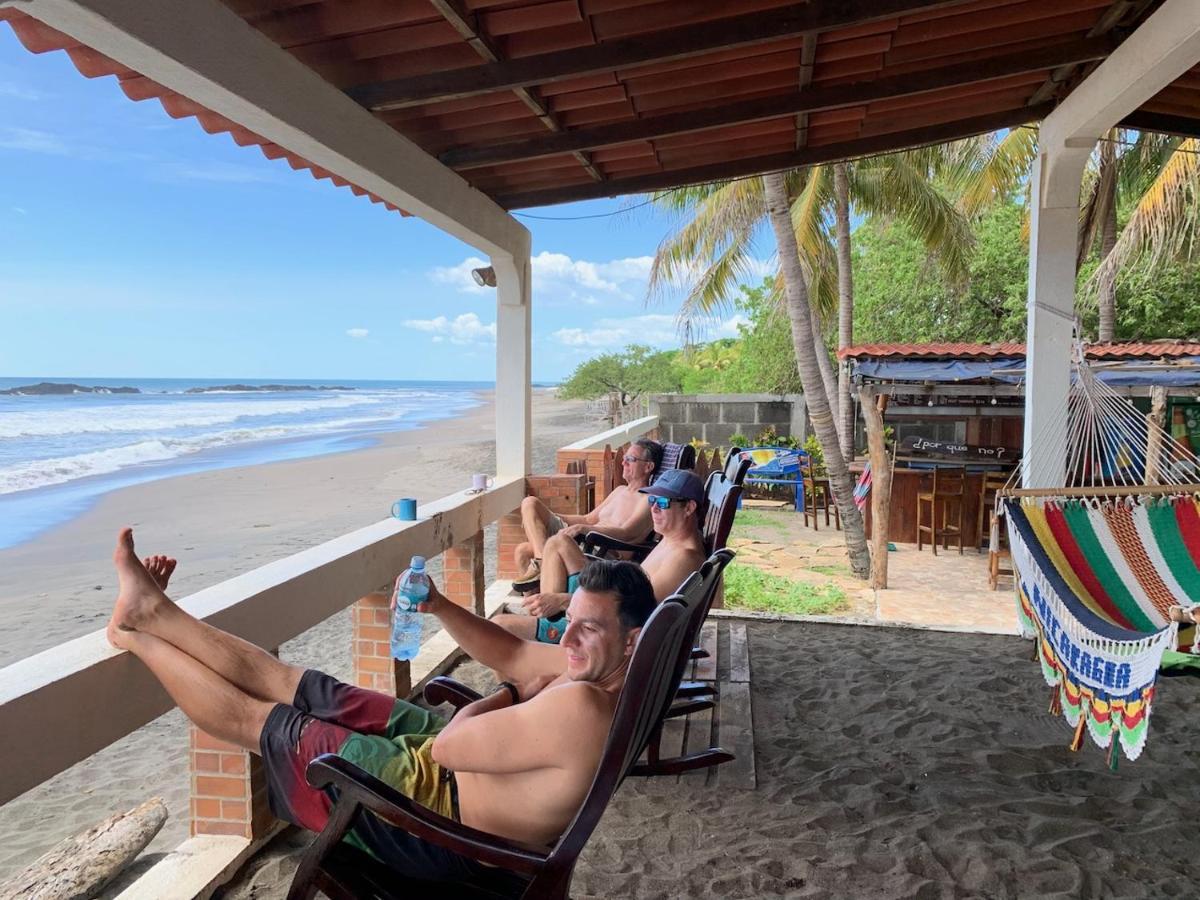 Solid Surf Camp Hostel Nicaragua Transito Bagian luar foto