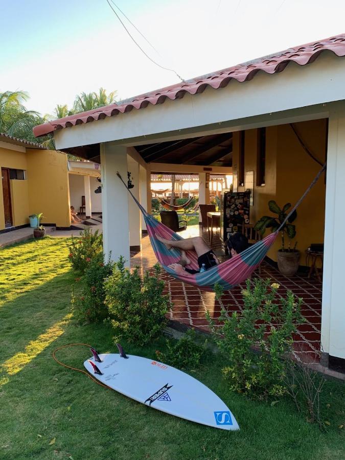 Solid Surf Camp Hostel Nicaragua Transito Bagian luar foto